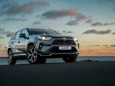 Lumen grillkit Toyota Rav4 Plugin-Hybrid