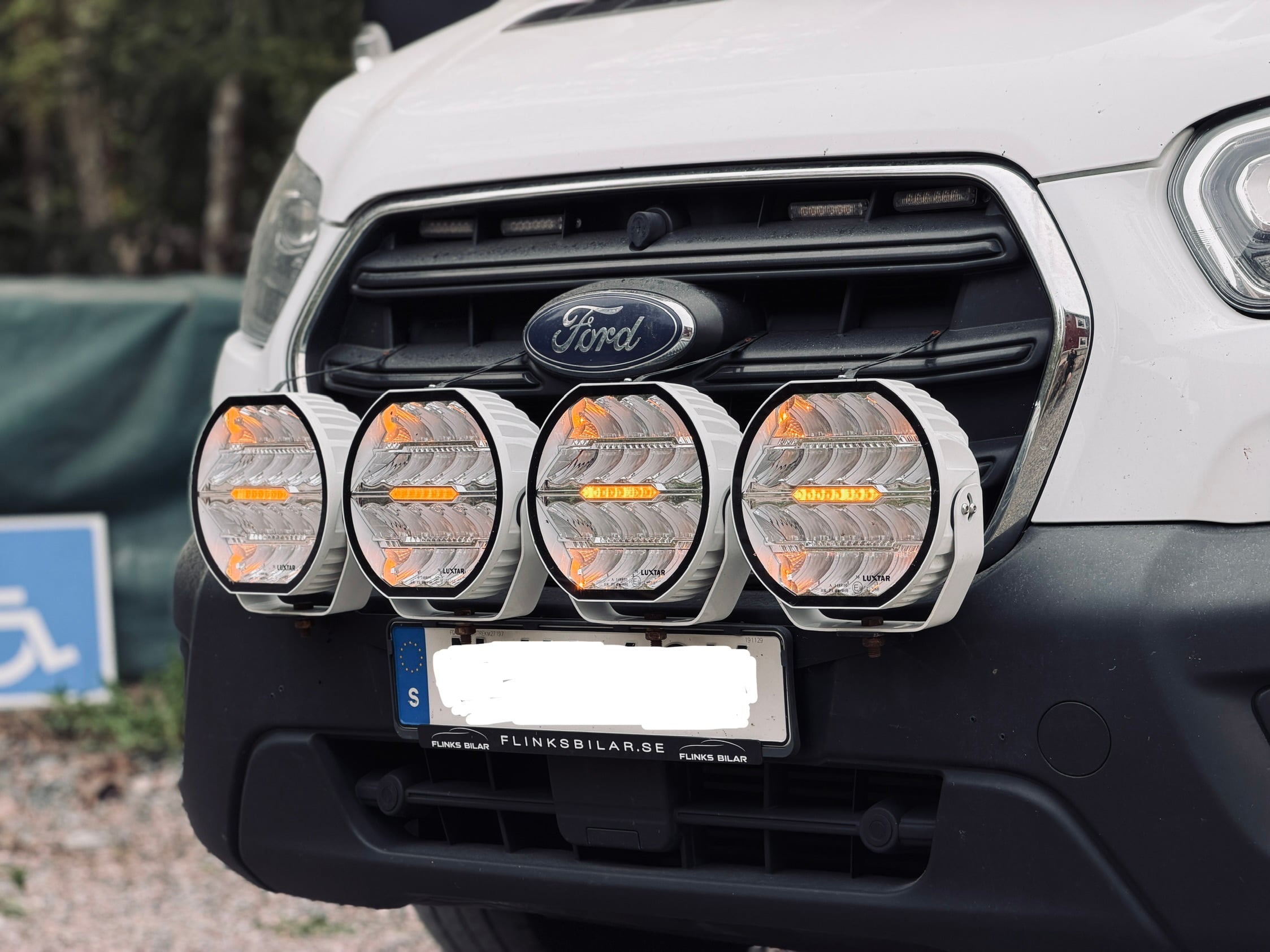 Ford Transit con Luxtar Stellar y Purelux