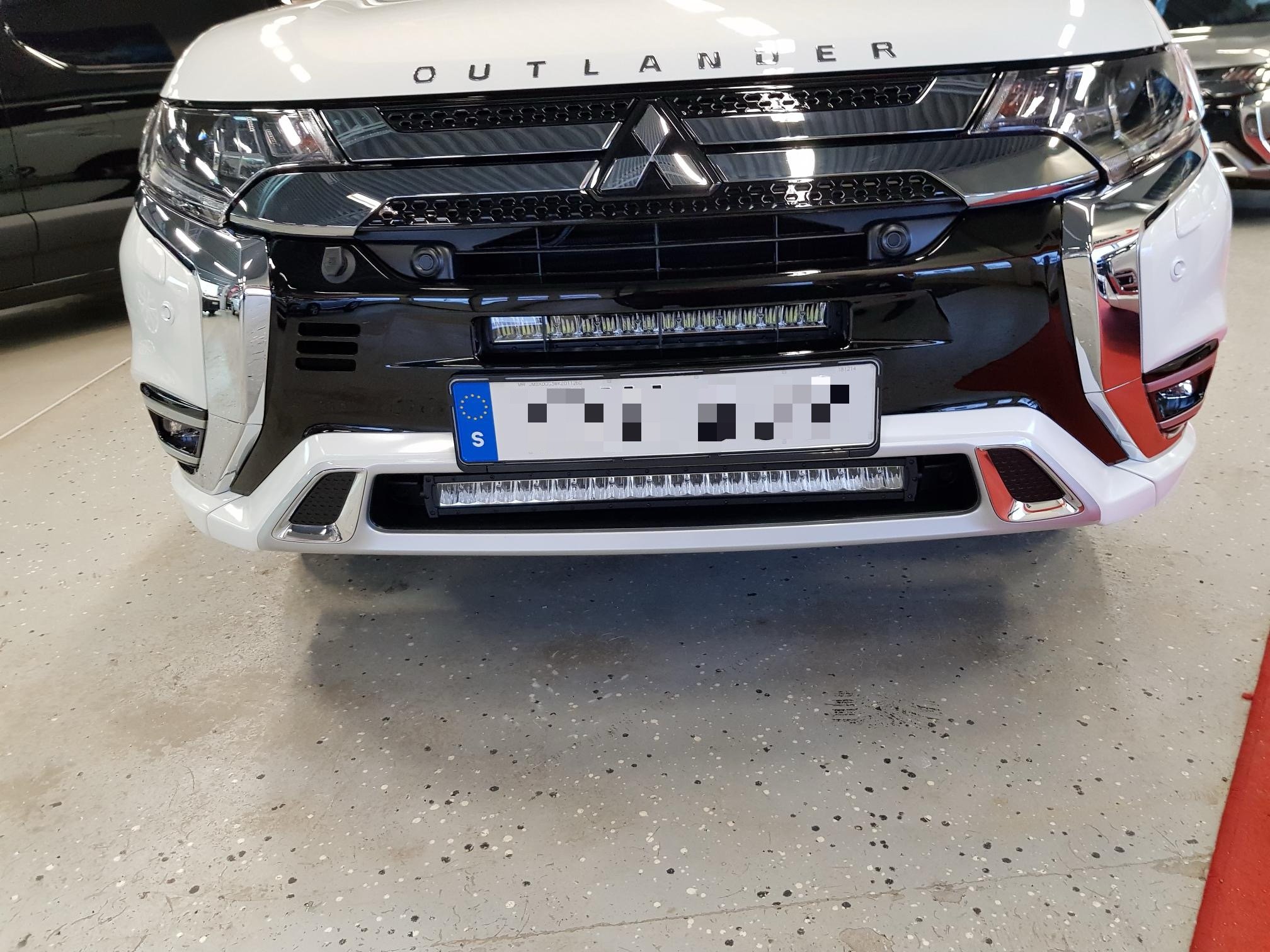 Mitsubishi Outlander med Luxtar X24