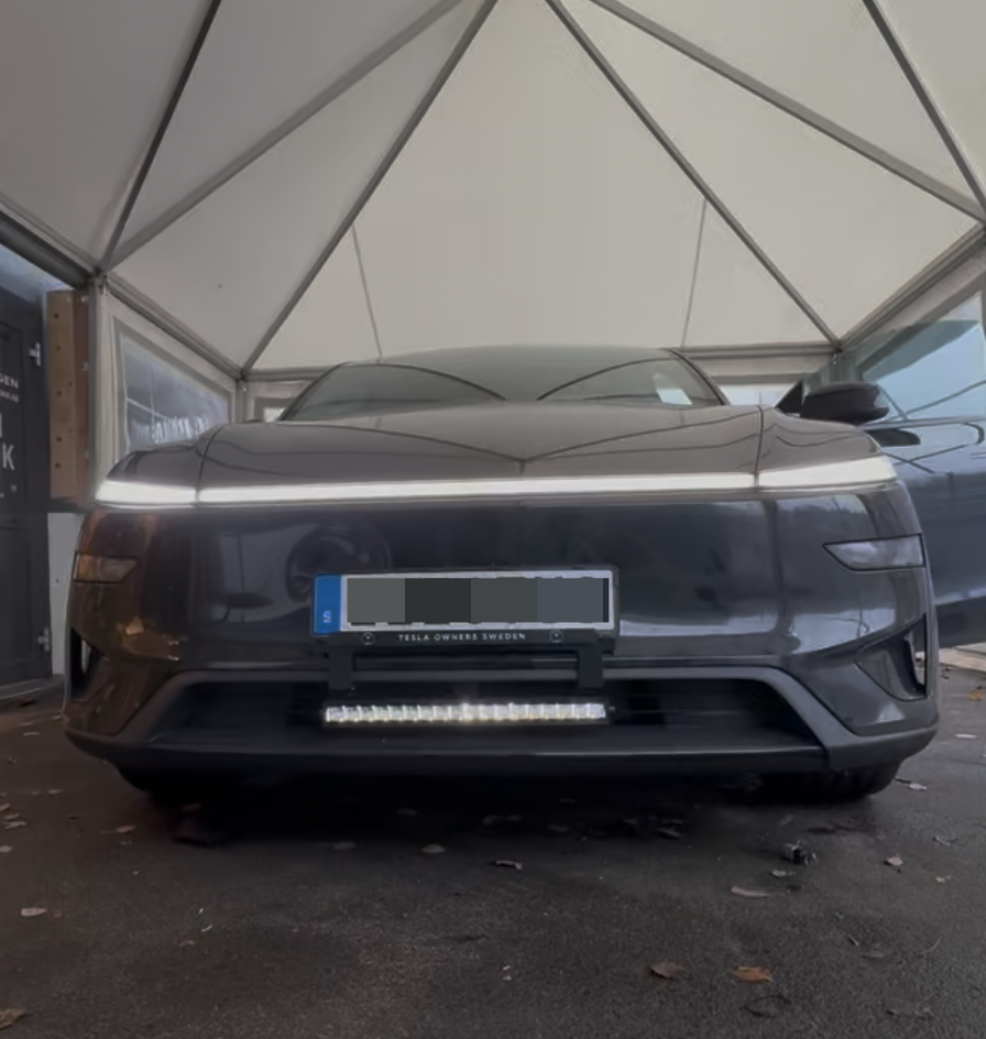 Tesla Model Y Juniper med Luxtar Twilight