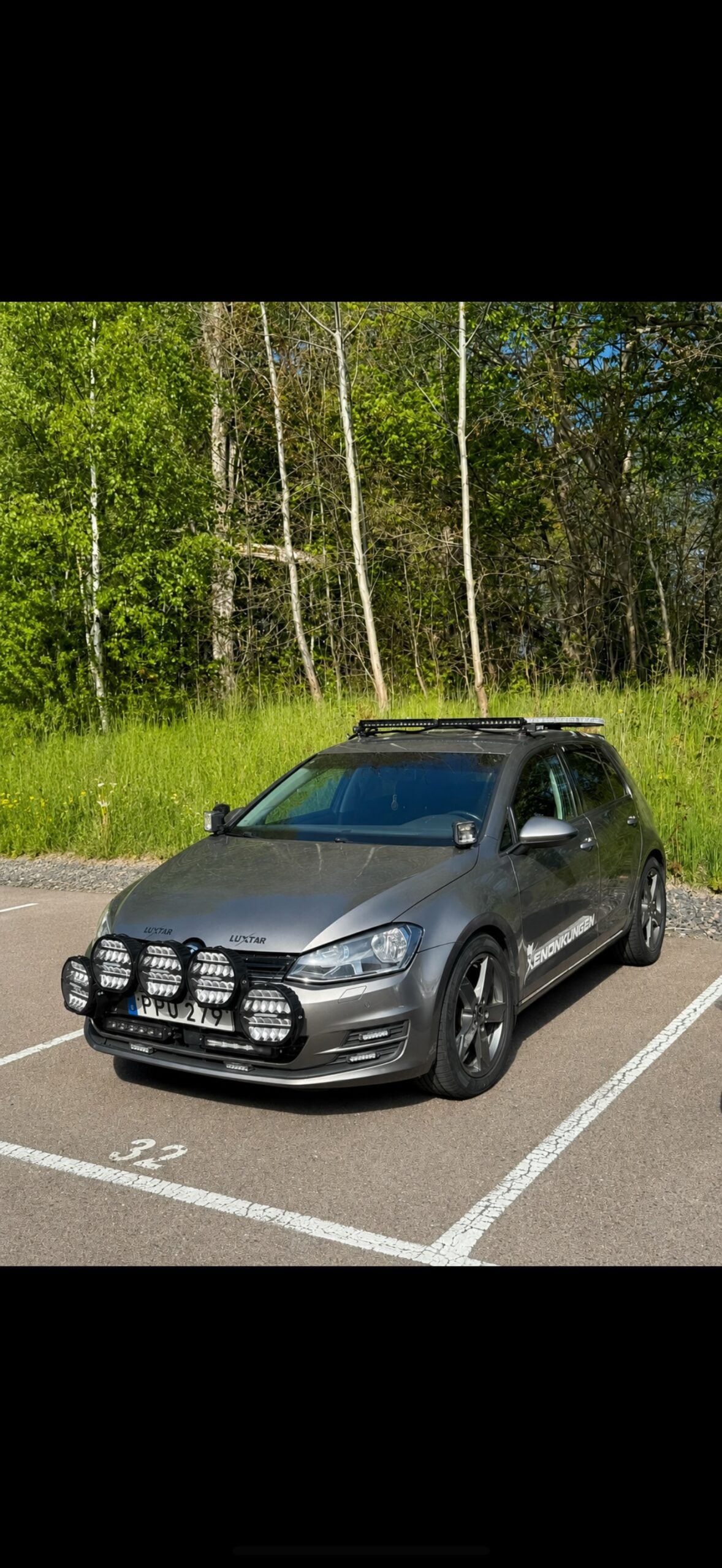 Volkswagen Golf con Luxtar Twilight, Stellar y S14