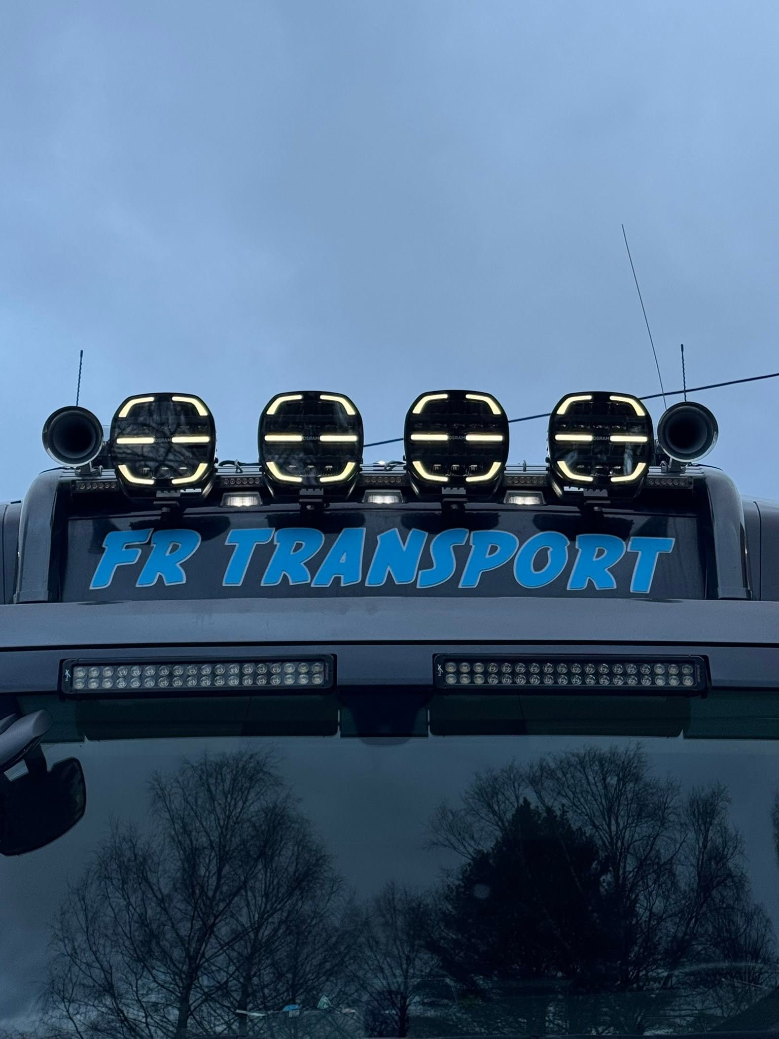 Scania-truck met Osram LEDriving Cube